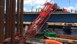 tappan zee bridge crane collapse